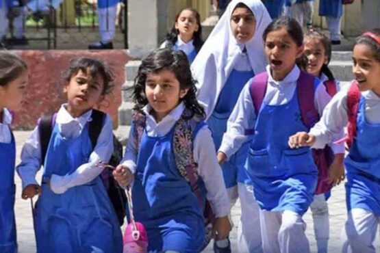 لاہور میں کل سے تعلیمی سرگرمیاں بحال، سیلاب متاثرہ علاقوں میں سکول بند رہینگے