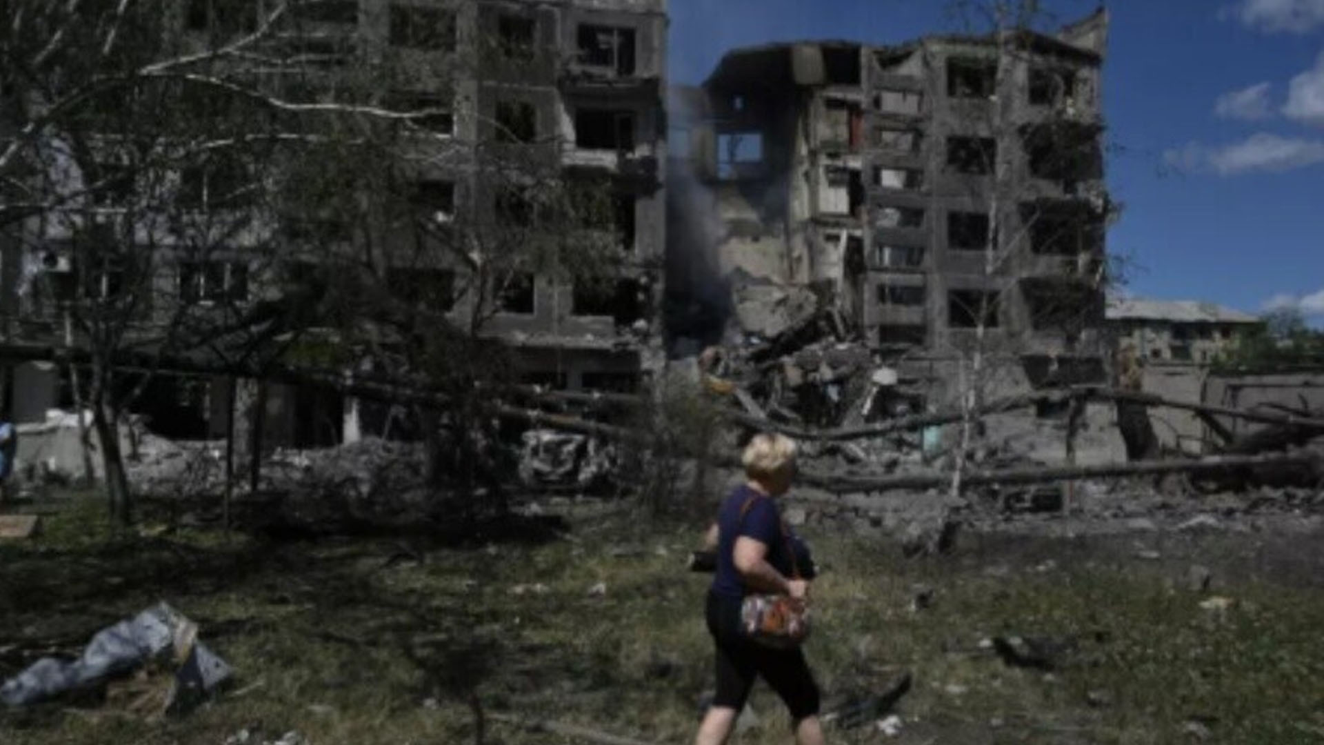 یوکرین کے اپنے یوم آزادی پر روس پر ڈرون حملے، ایٹمی بجلی گھر میں آگ لگ گئی