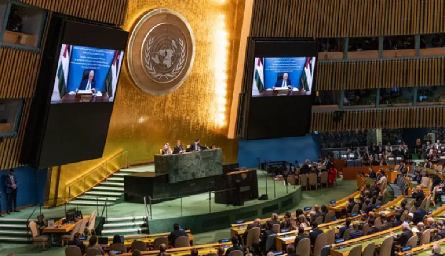 فلسطینی صدر   محمود عباس کا فلسطینی مزاحمتی تنظیم حماس سے اپنے ہتھیار  ڈالنے کا مطالبہ