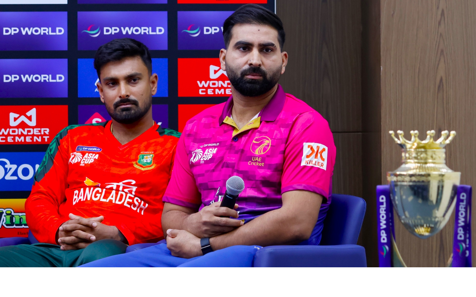 واک اوور : یو اے ای کے کپتان کا بھارتی صحافی کے سوال پر تسلی بخش جواب