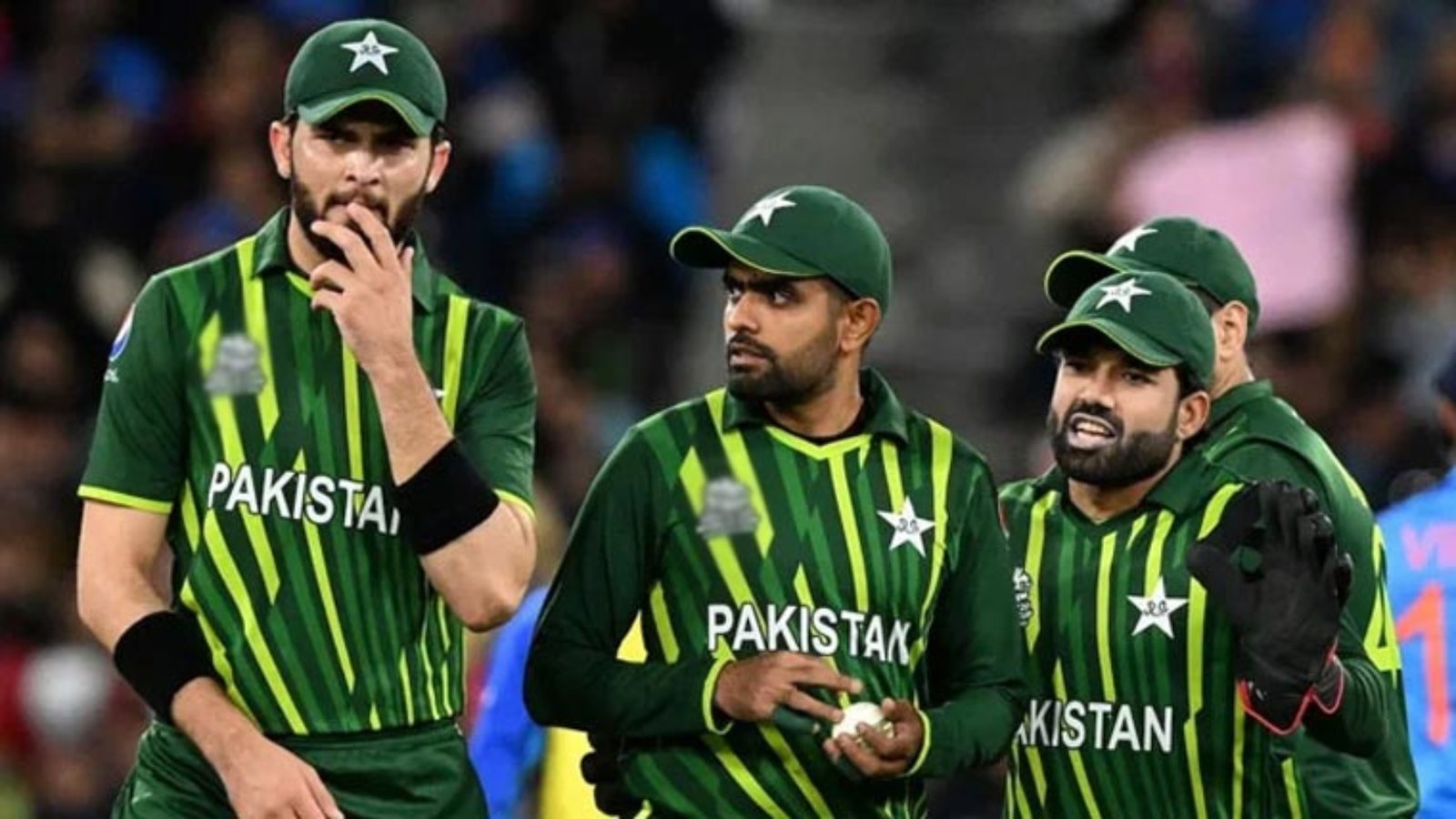 پی سی بی کا بڑا فیصلہ ، قومی کرکٹرز کے غیر ملکی لیگز  کے این او سی معطل