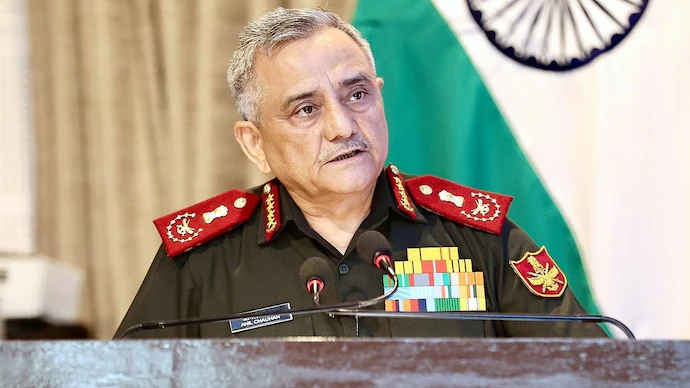 ’میک اِن انڈیا‘ خواب زمین بوس، فوجی سربراہ انیل چوہان نے بھارتی دفاعی صنعت پر سوال کھڑے کر دیے، عسکری تیاریوں میں ناکامی