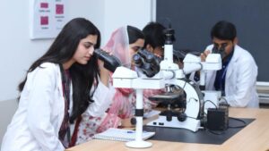 پنجاب : سرکاری میڈیکل کالجز میں داخلے کیلئے ایم ڈی کیٹ ٹیسٹ پاس کرنا ضروری قرار