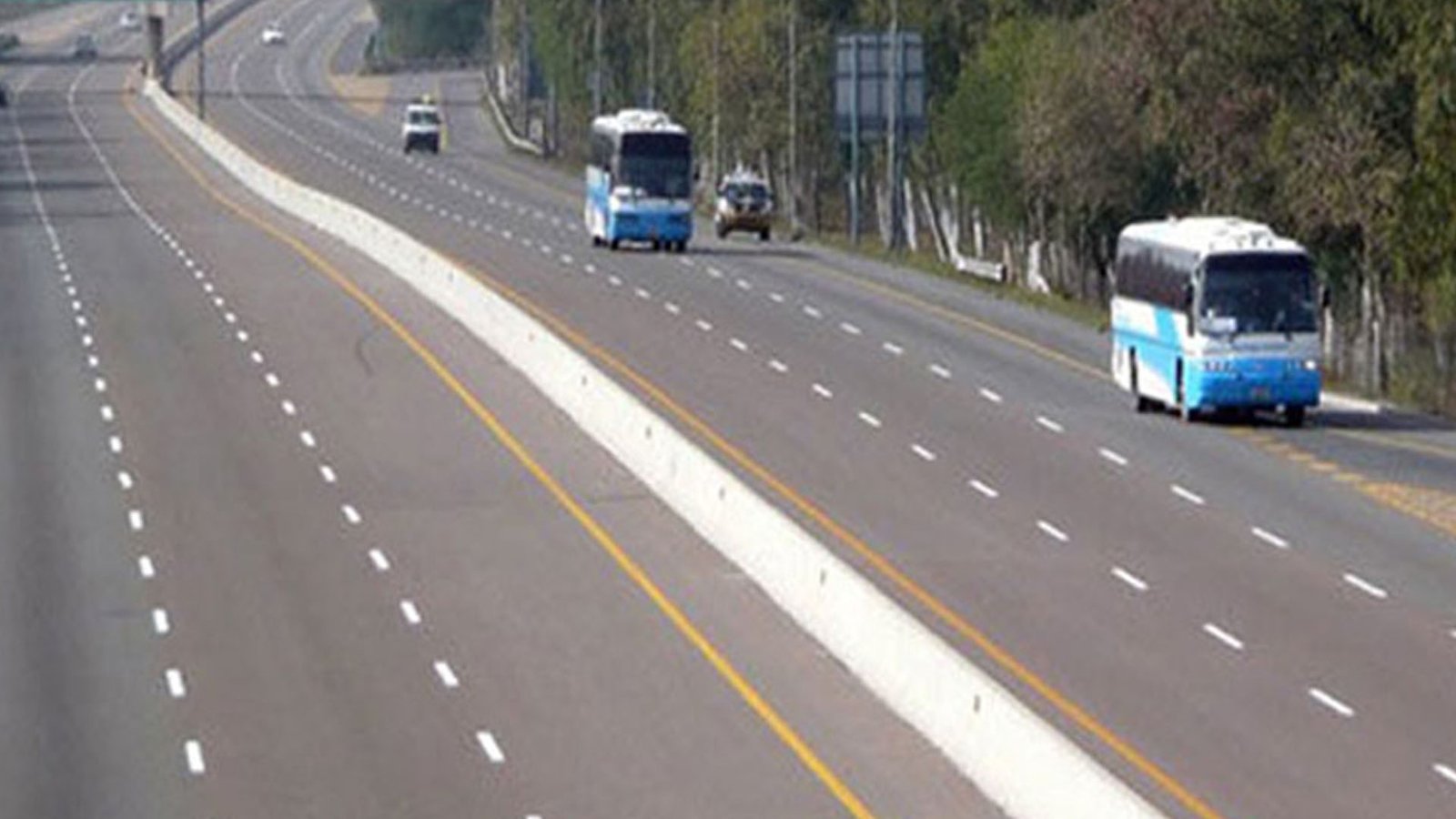 جلالپور پیر والا کے قریب موٹروے ایم 5 سیلابی صورتحال کے باعث بند