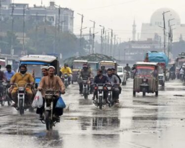 کراچی: آج 100ملی لیٹر تک بارش متوقع، میئر کی شہریوں سے باہر نہ نکلنے کی اپیل