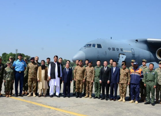 چینی امدادی جہاز