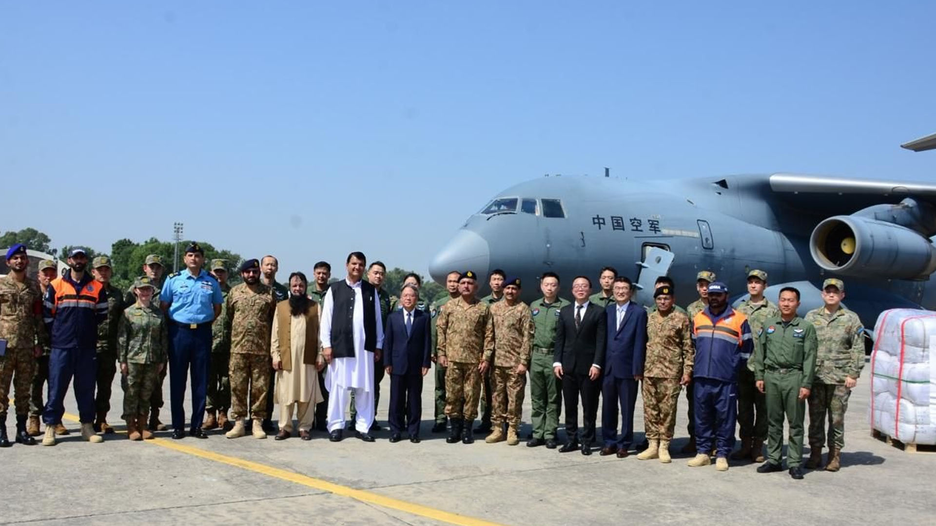 لازوال دوستی کی مثال،سیلاب متاثرین کیلئے امدادی سامان لیکر دو چینی طیارے پاکستان پہنچ گئے