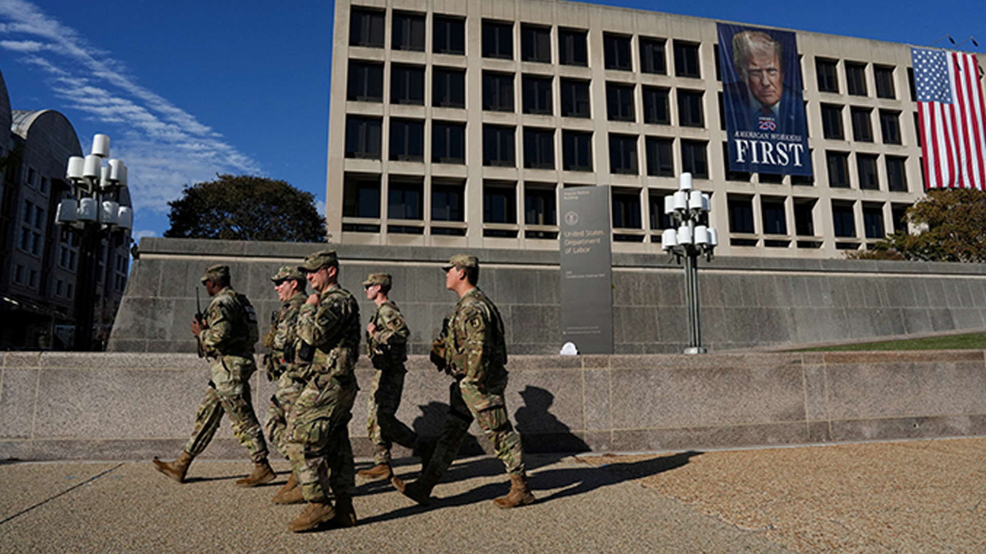 امریکہ میں شٹ ڈائون،فوجیوں کی تنخواہیں ادا کرنے کے لیے نامعلوم شخص نے 13 کروڑ ڈالر عطیہ کردئیے