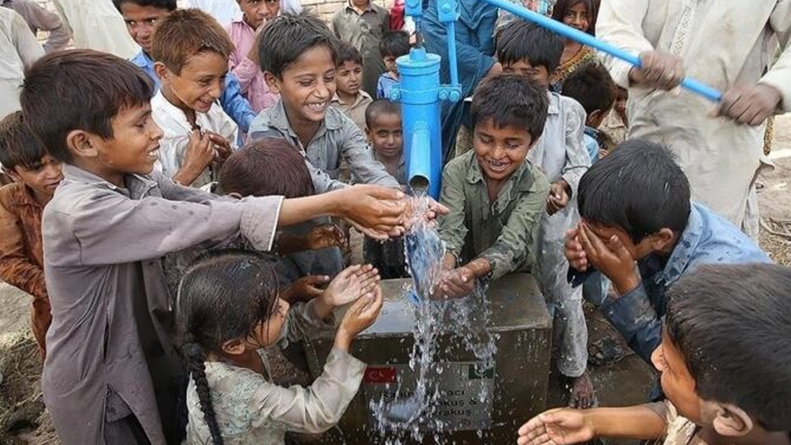 پاک فوج اور ضلعی انتظامیہ کا شاندار کارنامہ، گوادر میں پانی کے بحران کا خاتمہ