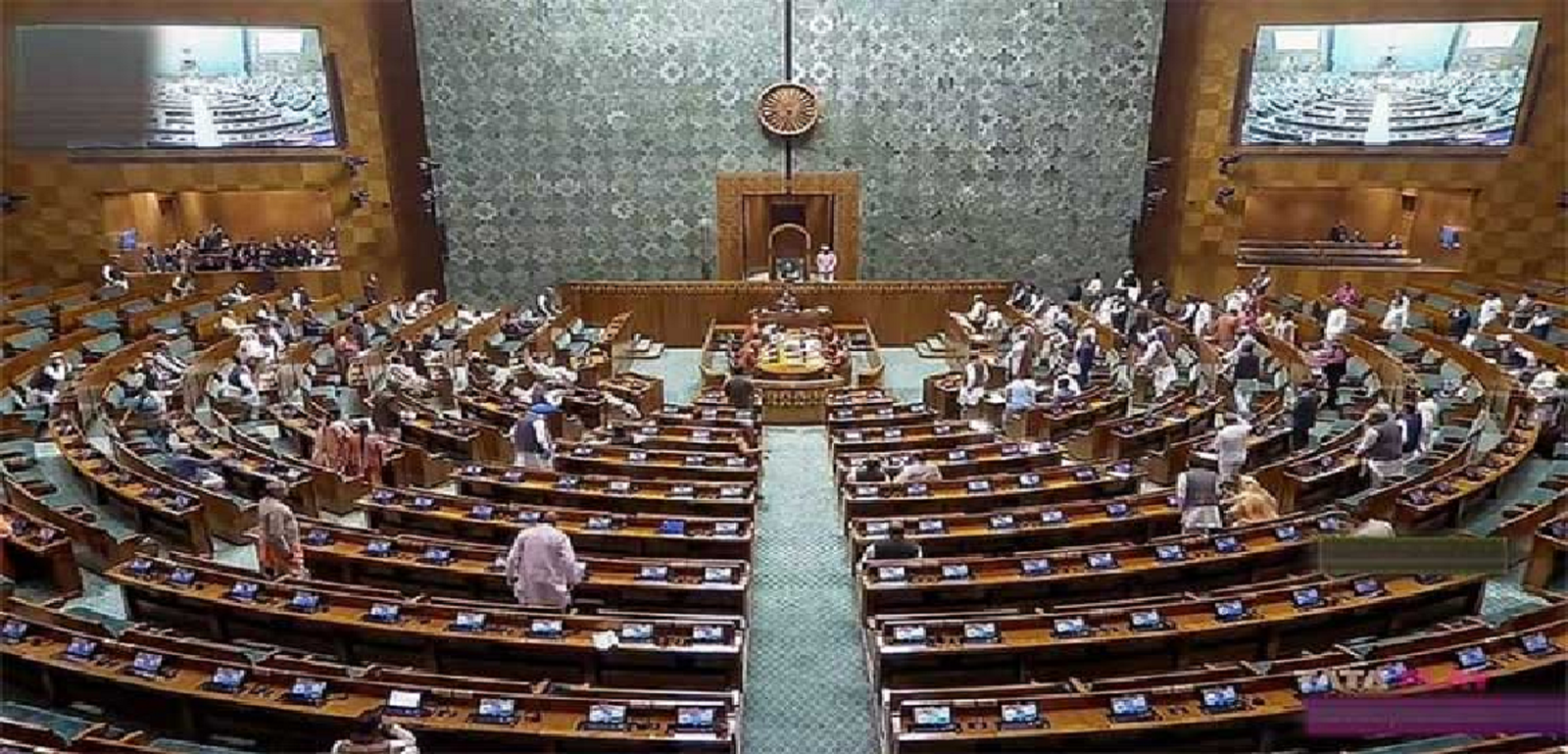 ٹرمپ کے سامنے مودی کے جھکاؤ پر بھارتئ اپوزیشن شدید برہم