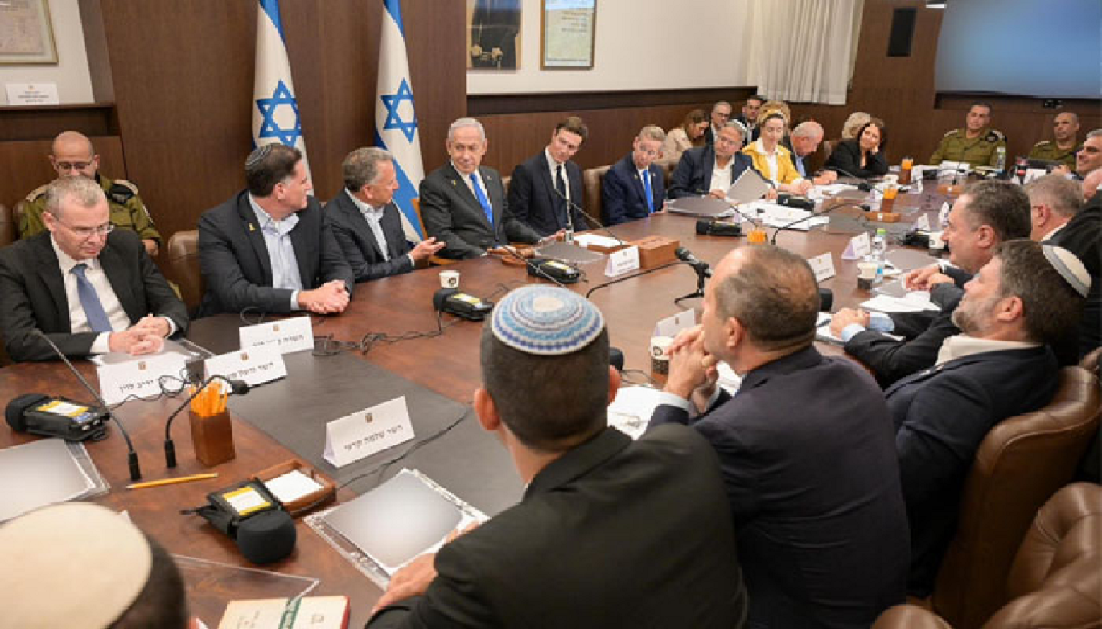 اسرائیلی کابینہ نے غزہ جنگ بندی اور یرغمالیوں کے تبادلےکے معاہدے کی منظوری دیدی