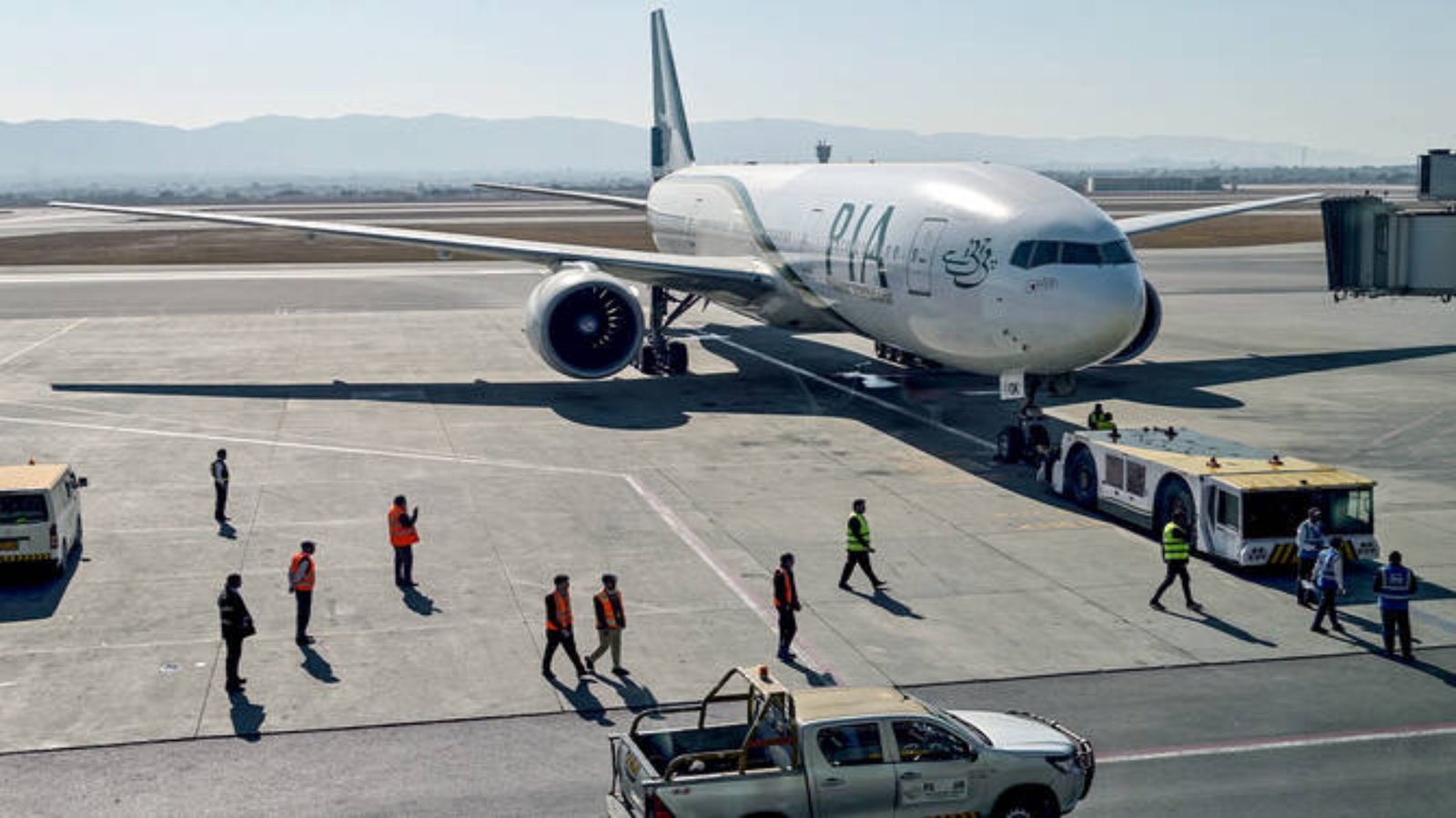 قومی ایئر لائن  نے برطانوی آپریشن کا باضابطہ اعلان کردیا