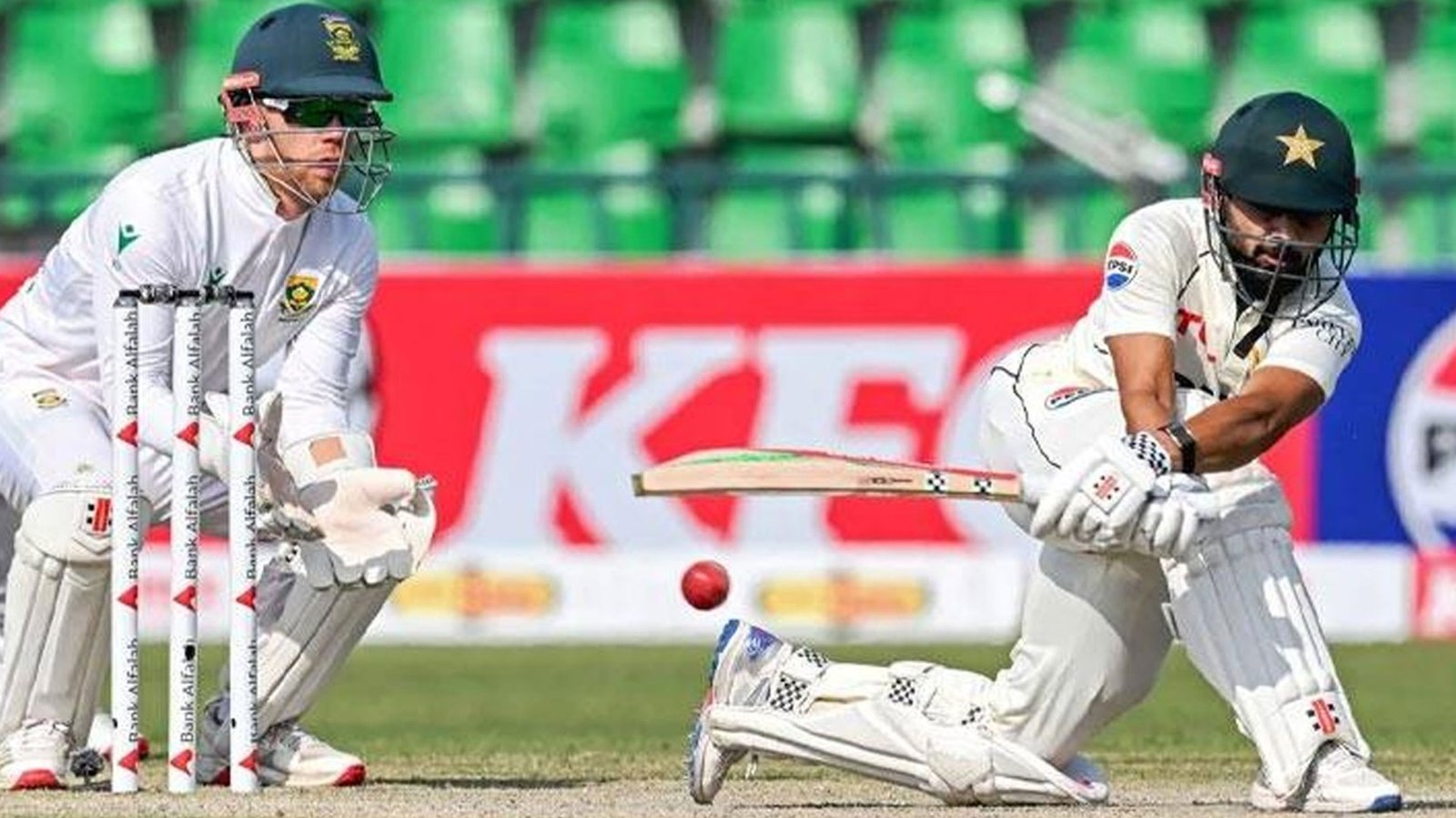راولپنڈی ٹیسٹ پاکستان کے ہاتھ سے نکل گیا، جنوبی افریقہ کو 68 رنز کا ہدف