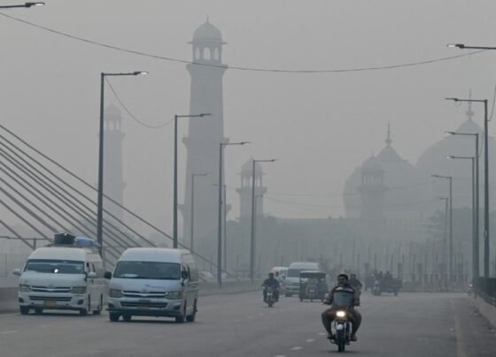 پنجاب : سموگ میں خطرناک اضافہ، مختلف شہروں کی فضا انتہائی مضر صحت قرار