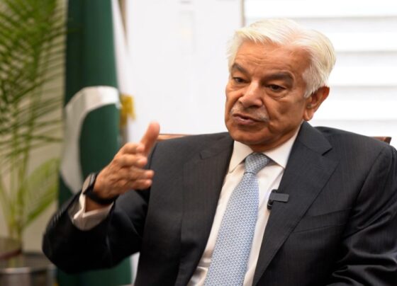 خون کا حساب لینے کیلئےافغانستان میں داخل ہونا ہمارا حق ہے ، وزیردفاع
