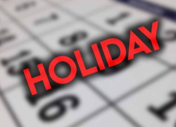 یکم نومبر کو چھٹی کا اعلان، شہریوں کو ایک ساتھ دو چھٹیاں مل گئیں