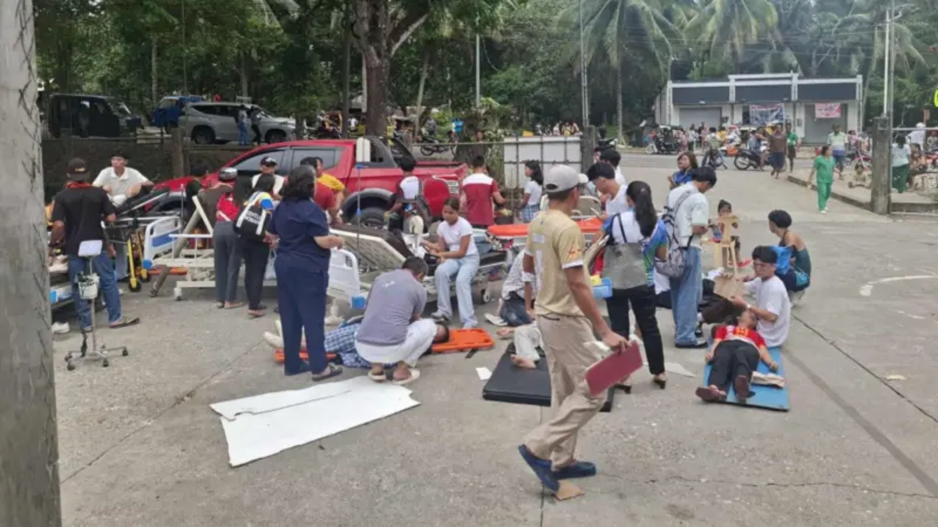 فلپائن میں7.4 شدت کا زلزلہ ، سونامی وارننگ جاری