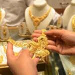 سونے کی بڑھتی قیمتوں کو بریک لگ گئی! آج بھی ہزاروں روپے سستا