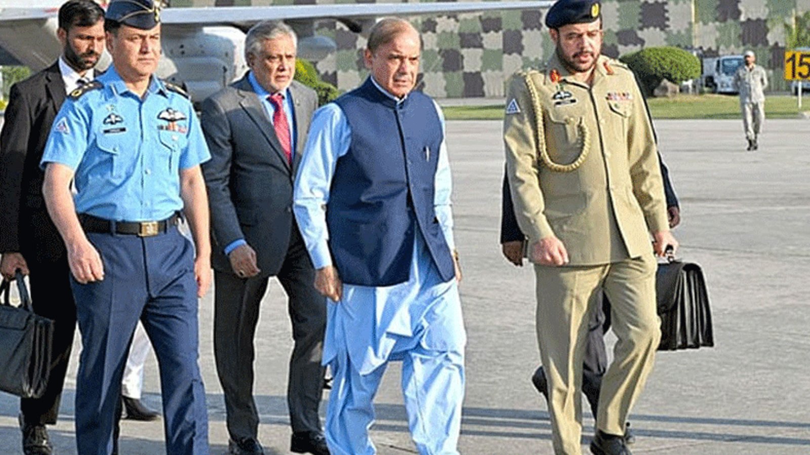 وزیر اعظم شہباز شریف کامیاب غیر ملکی دورے کے بعد وطن واپس پہنچ گئے