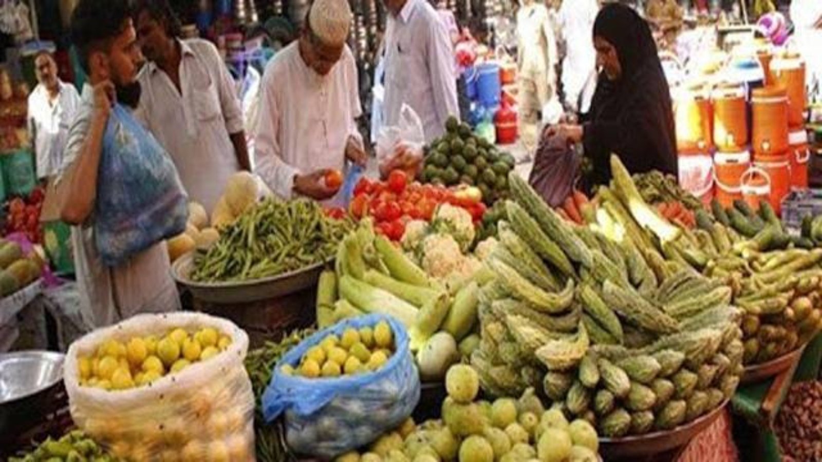 مہنگائی میں کمی، چینی، دالیں اور ٹماٹر سستے ہوگئے