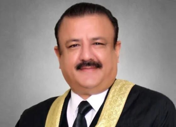 سندھ ہائیکورٹ : جسٹس طارق جہانگیری کی ڈگری منسوخی کا جامعہ کراچی کا فیصلہ معطل