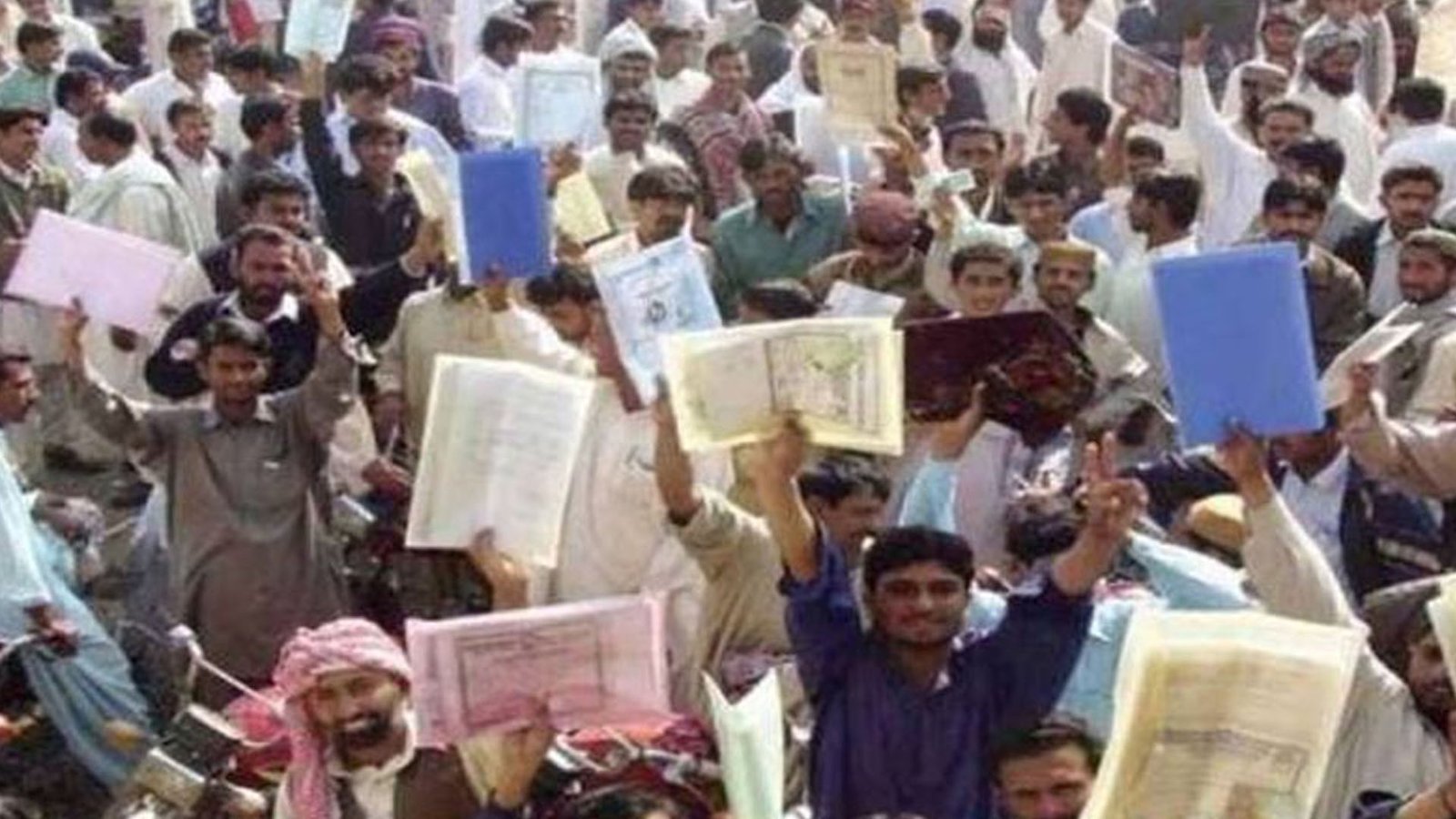 سرکاری سکولوں میں ٹیچر انٹرنزکی ہزاروں بھرتیاں کرنے کا فیصلہ