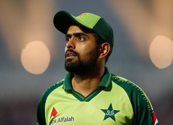 بابر اعظم نے ٹی ٹوئنٹی میں عمر اکمل اور صائم ایوب کا ناپسندیدہ ریکارڈ برابر کردیا