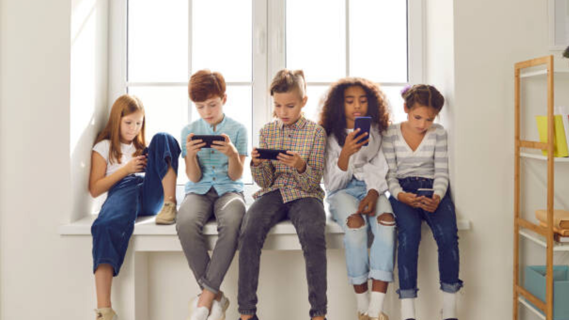 ڈنمارک،15 سال سے کم عمر بچوں کے سوشل میڈیا استعمال کرنے پر پابندی