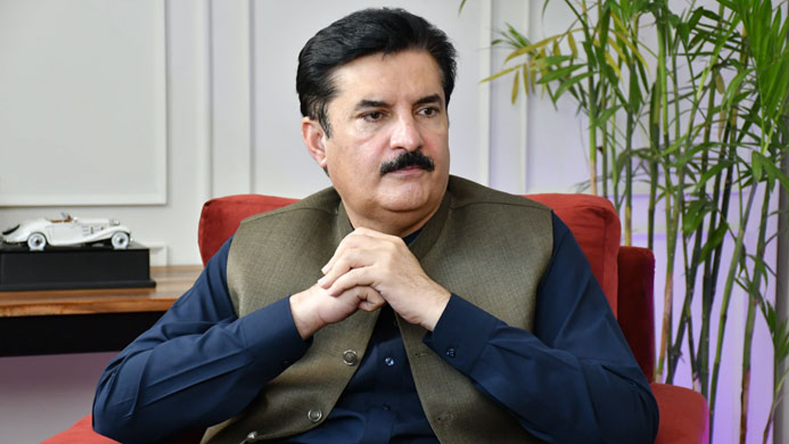 گورنر خیبرپختونخوا کاعہدے سے ہٹانے کی خبروں پر ردعمل سامنے آگیا