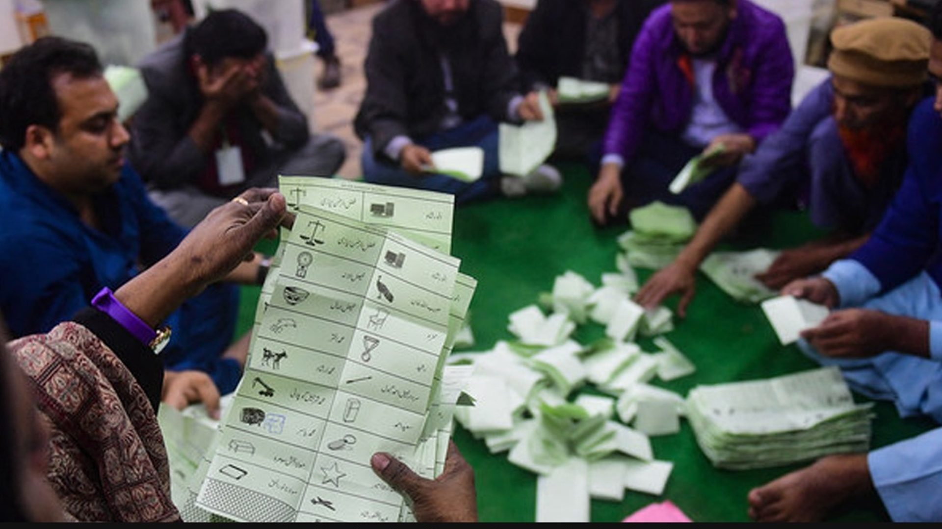 ضمنی انتخابات نتائج مکمل، پی ٹی آئی اپنے حلقوں میں مسترد، ن لیگ 12 نشستوں پر کامیاب، پیپلز پارٹی بھی ایک سیٹ لے اڑی