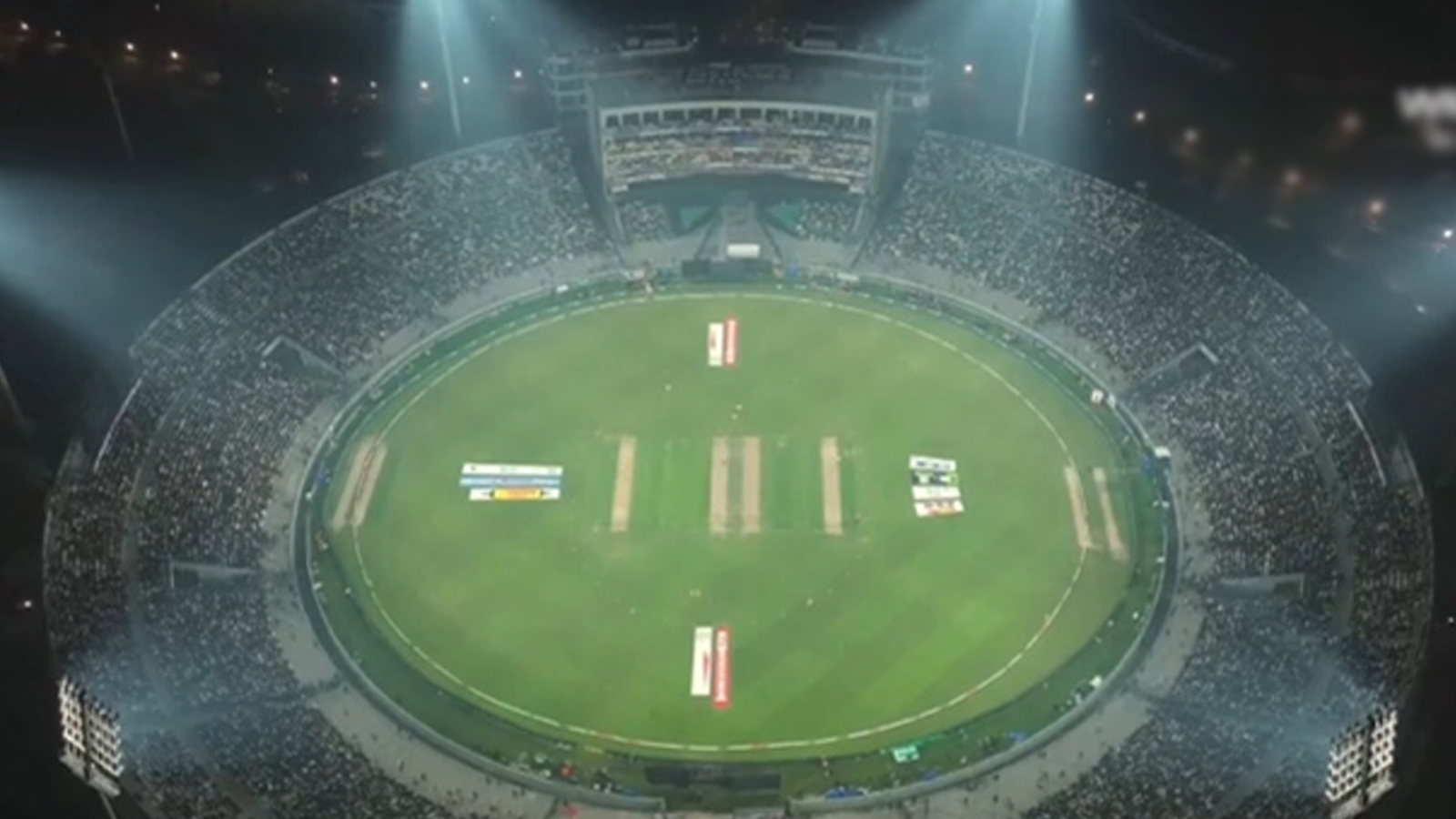 تیسرا ٹی 20، قذافی اسٹیڈیم میں شائقین نے ریکارڈ بنا ڈالا