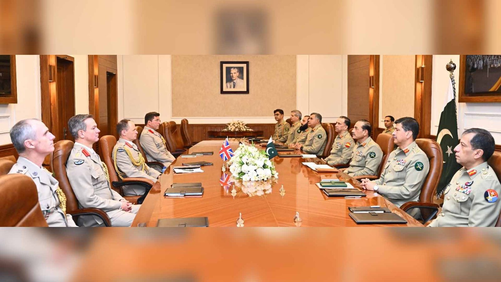 فیلڈ مارشل سید عاصم منیر سے برطانوی فوج کے چیف آف جنرل اسٹاف کی ملاقات، دفاعی تعاون بڑھانے پر اتفاق