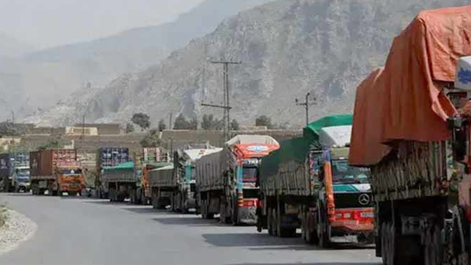 پاک افغان سرحد کی بندش،کابل معیشت شدید بحران کا شکار، عوام کا حکومت کے خلاف سخت احتجاج