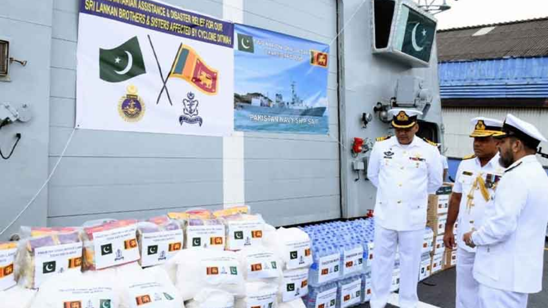 پاک بحریہ کی سری لنکا میں طوفان سے متاثرہ افراد کے لیے امدادی کارروائیاں جاری