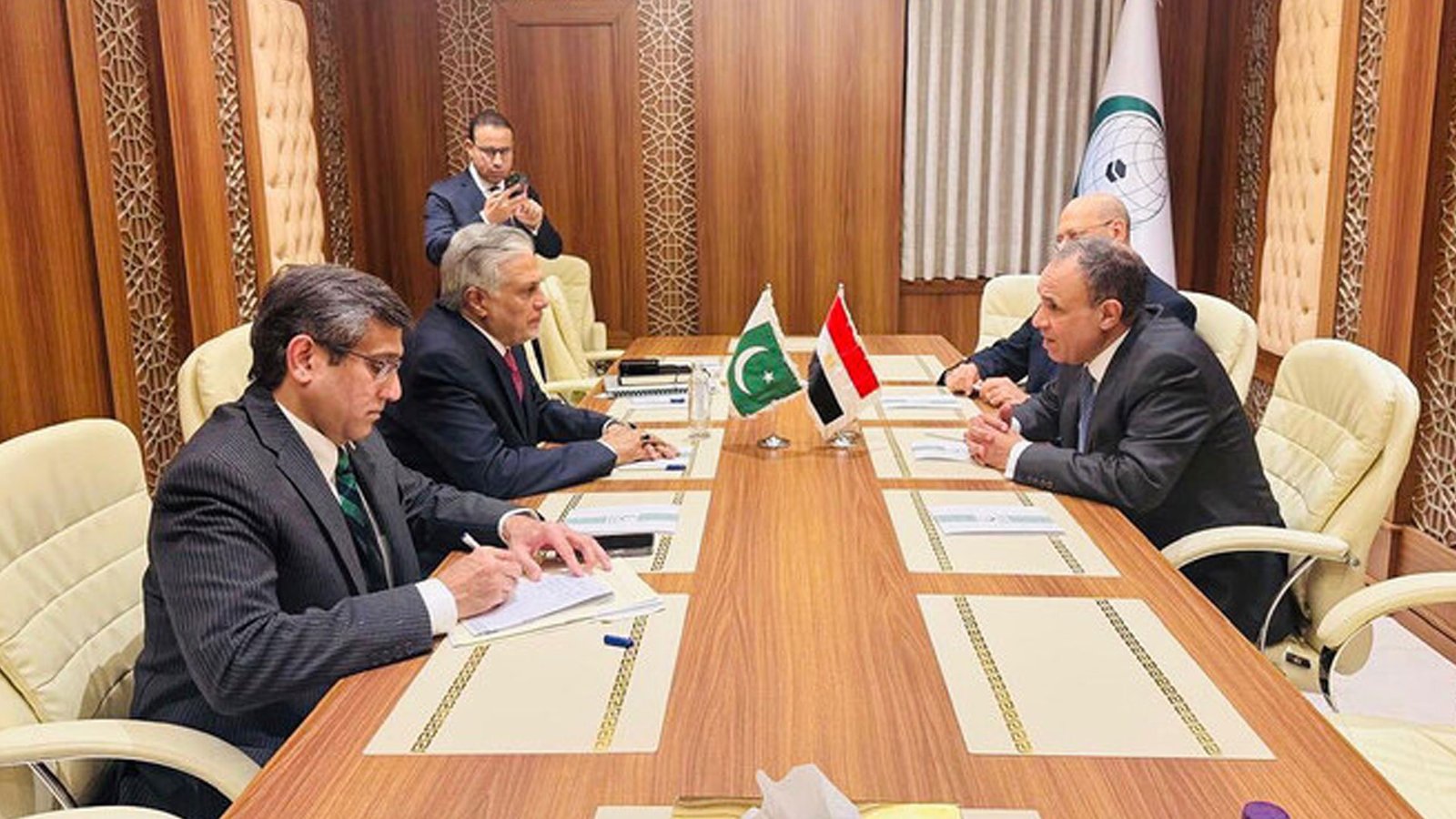 پاکستان اورمصر کا دفاع سمیت تمام شعبوں میں تعاون پر اتفاق، ’بزنس کونسل‘ بھی تشکیل دی جائے گی، وزیر خارجہ اسحاق ڈار