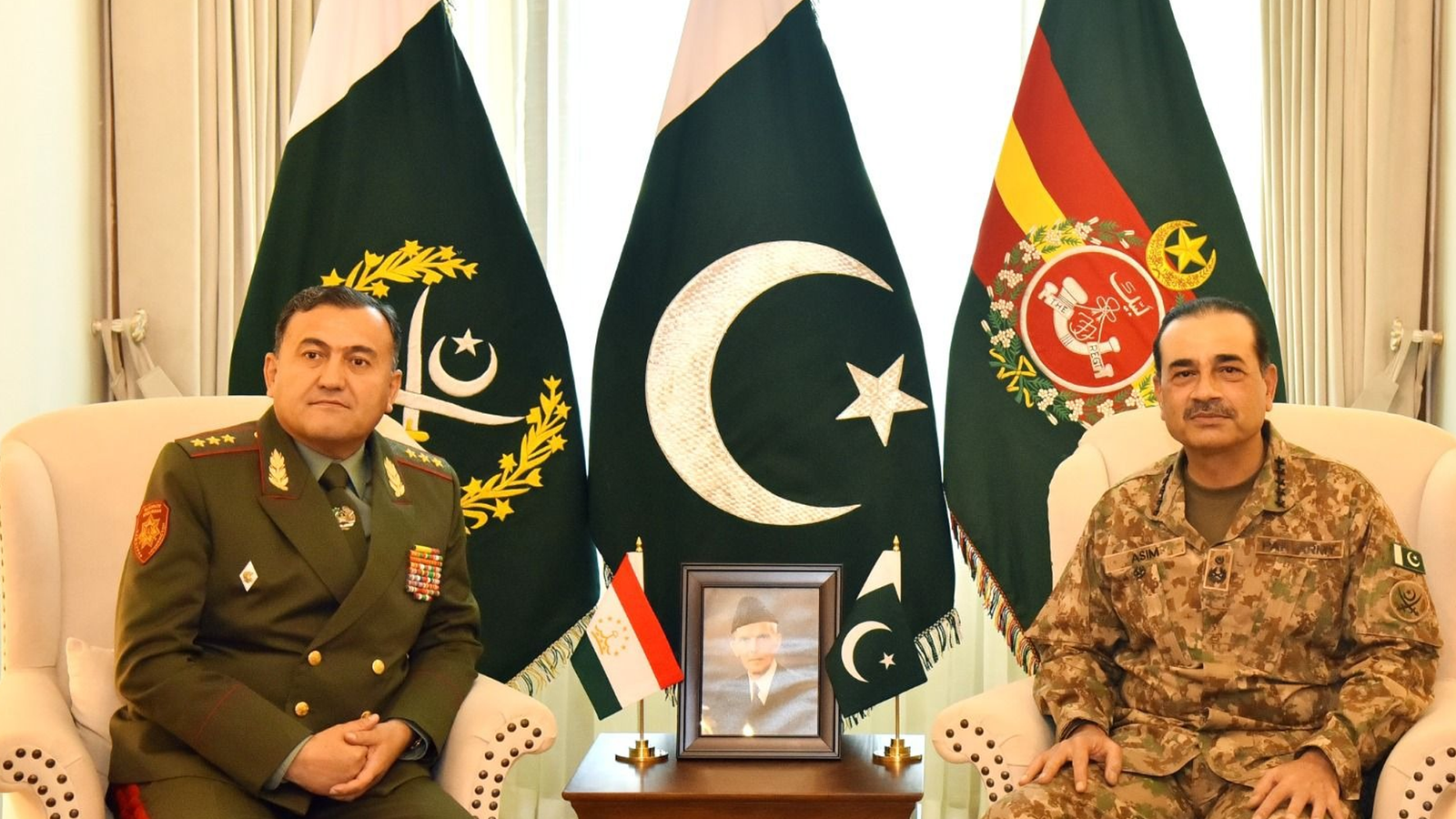 فیلڈ مارشل سید عاصم منیر سے تاجکستان کے وزیر دفاع کی ملاقات،دفاعی تعاون پرتبادلہ خیال