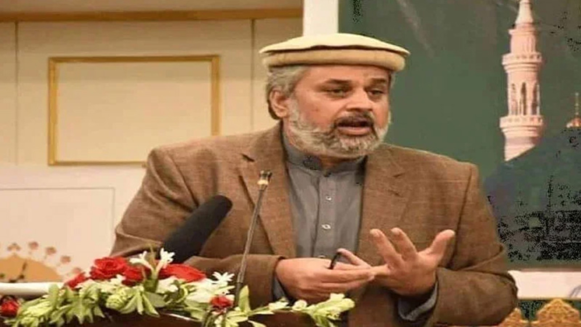 پی ٹی آئی کے اتحادی صاحبزادہ حامد رضا کی فیملی کے ٹوئیٹ نے ہلچل مچا دی،نئی بحث شروع