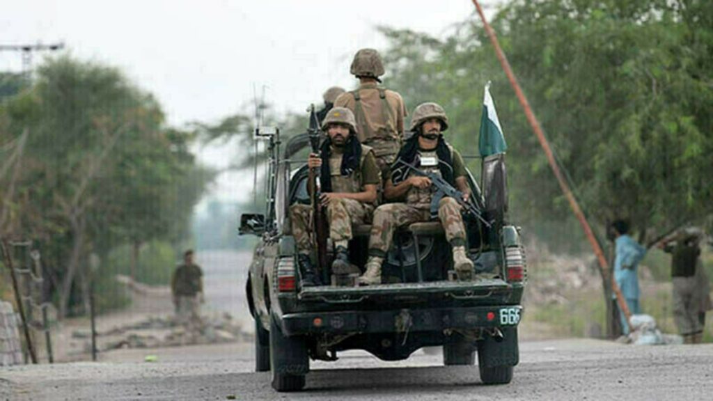 بنوں اور لکی مروت میں سکیورٹی فورسز کے کامیاب آپریشنز، 3 اہم کمانڈرز سمیت 17 دہشتگرد ہلاک