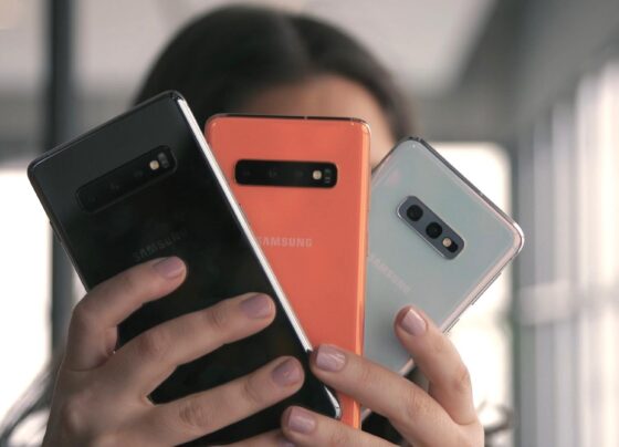 موبائل فون خریدنے کے خواہشمند افراد کیلئے بُری خبر آگئی