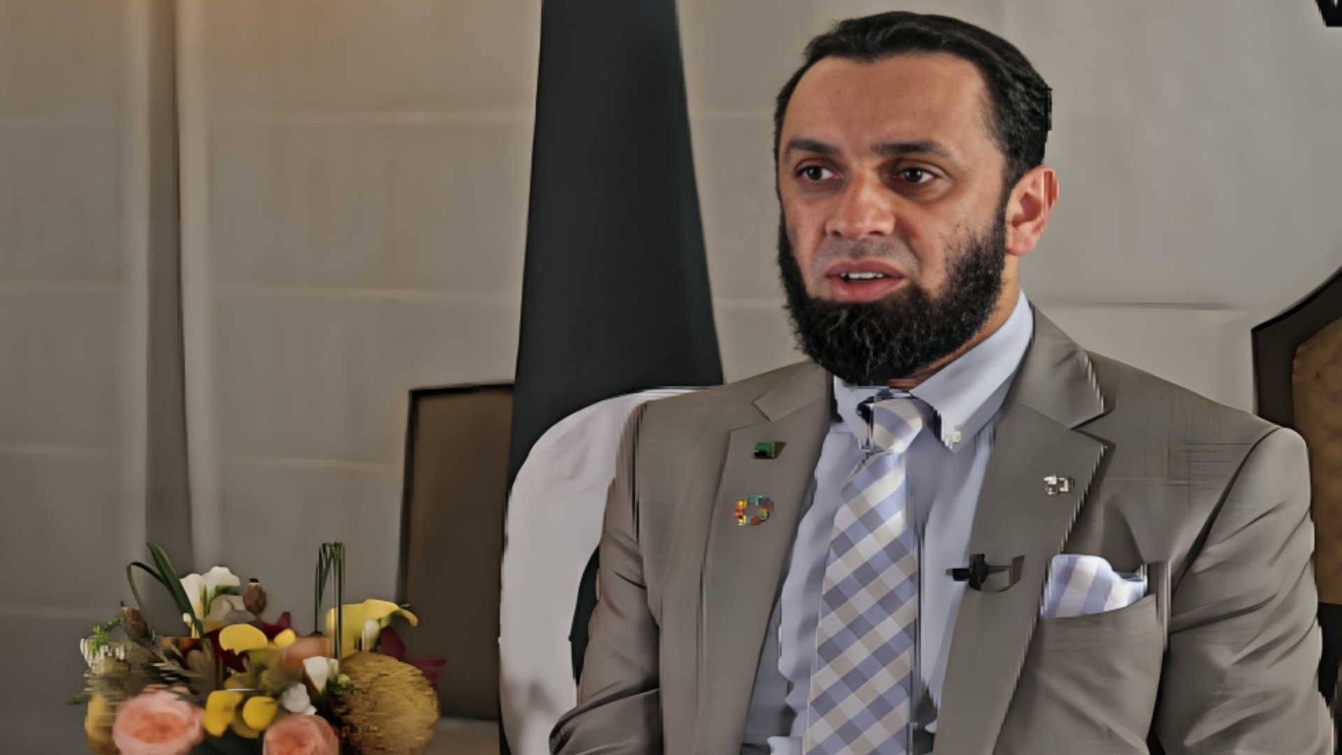 عمران خان سے خفیہ ڈیل کی خبروں پر بڑا اعلان، عطا تارڑ کا دو ٹوک مؤقف سامنے آگیا