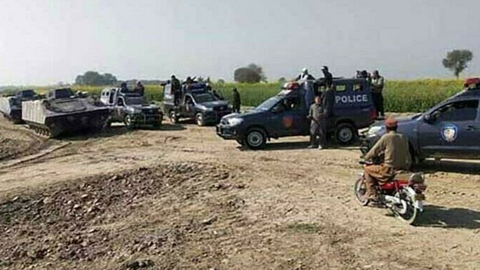 گھوٹکی میں ڈاکو راج، 19 مسافر اغوا، 10 بازیاب، 9 تاحال ڈاکوؤں کے نرغے میں، تلاش جاری