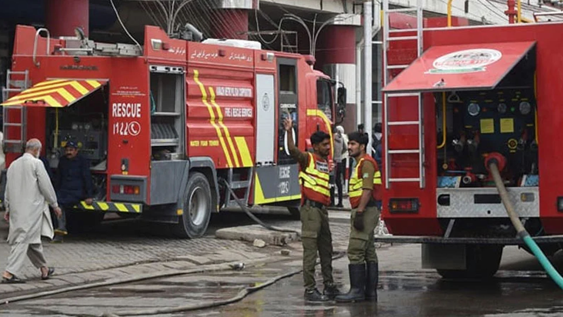 کراچی ،گارمنٹس فیکٹری میں آگ لگ گئی