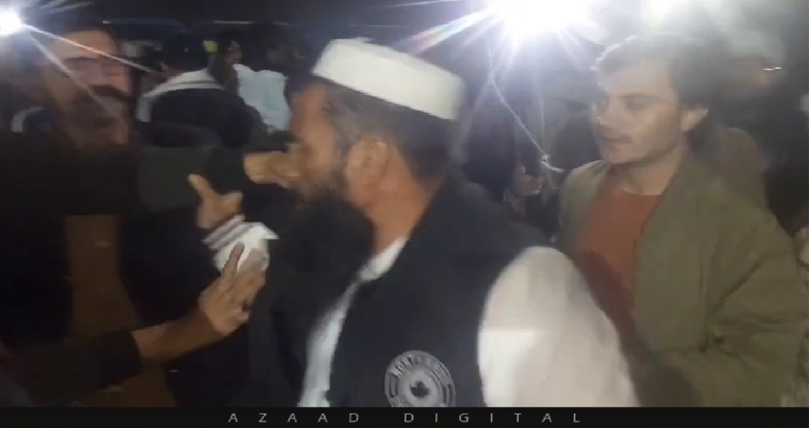 اڈیالہ جیل کے باہر پی ٹی آئی کارکنان میں شدید تلخ کلامی، ایم این اے شاہد خٹک اور کارکن آمنے سامنے