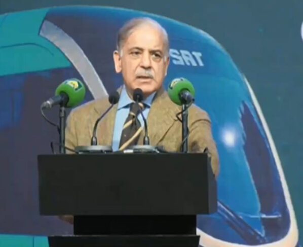 نواز شریف کی تعمیراتی سیاست نے نعرے بازی، سیاسی شعبدے بازی کو دفن کردیا، وزیراعظم