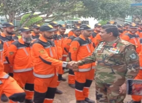 سری لنکا کے فوجی کمانڈر پاکستان کی سرچ اینڈ ریسکیو ٹیم کی صلاحیتوں کے معترف