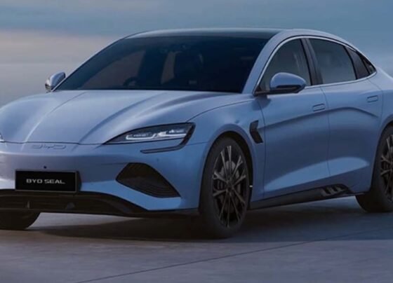 گاڑیوں کے شوقین افراد کیلئے خوشخبری، معروف کمپنی کی بڑی پیشکش