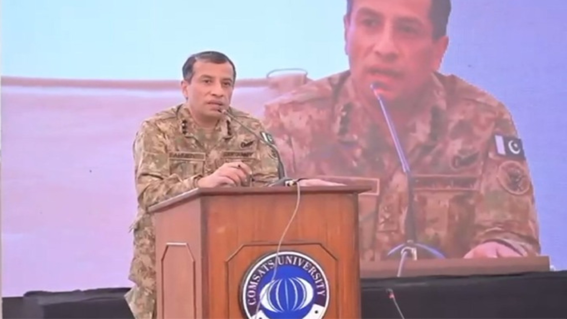 ڈی جی آئی ایس پی آرکی کامسیٹس یونیورسٹی اسلام آباد کے اساتذہ اور طلبہ کیساتھ خصوصی نشست