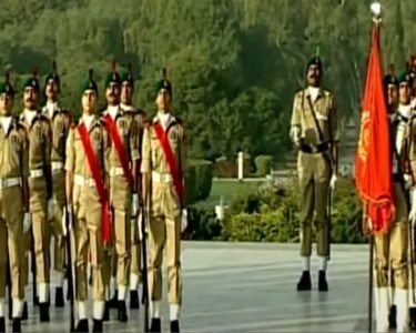 بابائے قوم محمدعلی جناح کا یوم پیدائش، مزارِ قائد پر گارڈز کی تبدیلی کی پروقار تقریب