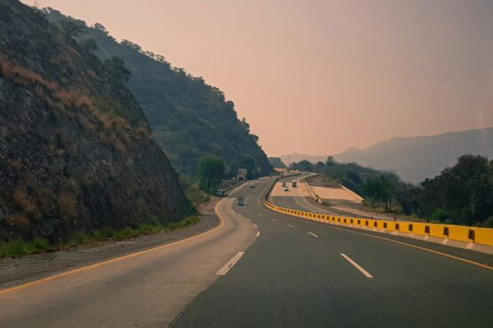 موٹر وے پر سفر کرنے والوں کیلئے خوشخبری ، حکومت کا اہم فیصلہ