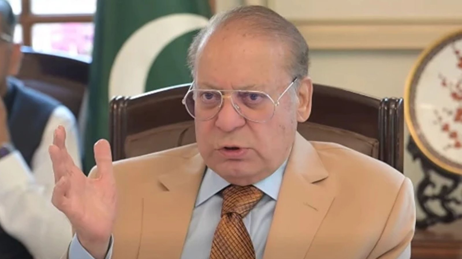 آزاد کشمیر ،گلگت بلتستان کواین ایف سی ایوارڈ کے تحت فنڈز ملنے چاہئیں،نواز شریف